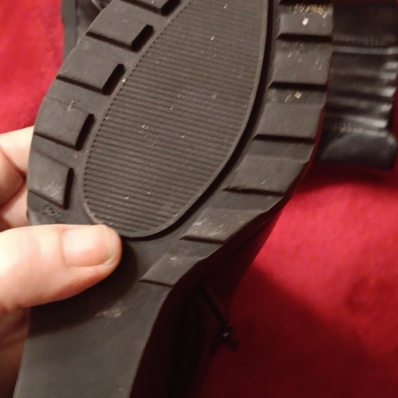 Shoe dazzle, black ankle boot wedge. - Picture 4 of 4